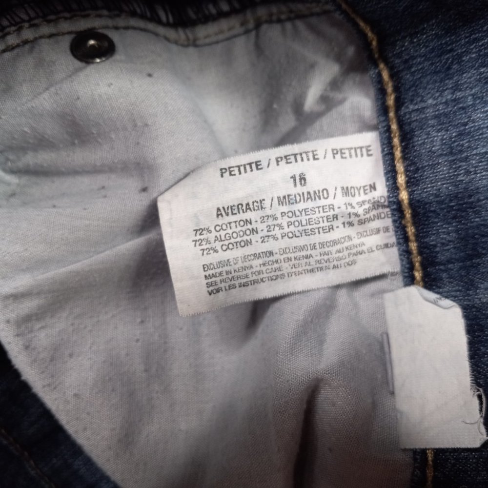 Gloria Vanderbilt 16P Amanda Jeans Tapered Leg Lightly Distressed - Picture 3 of 6